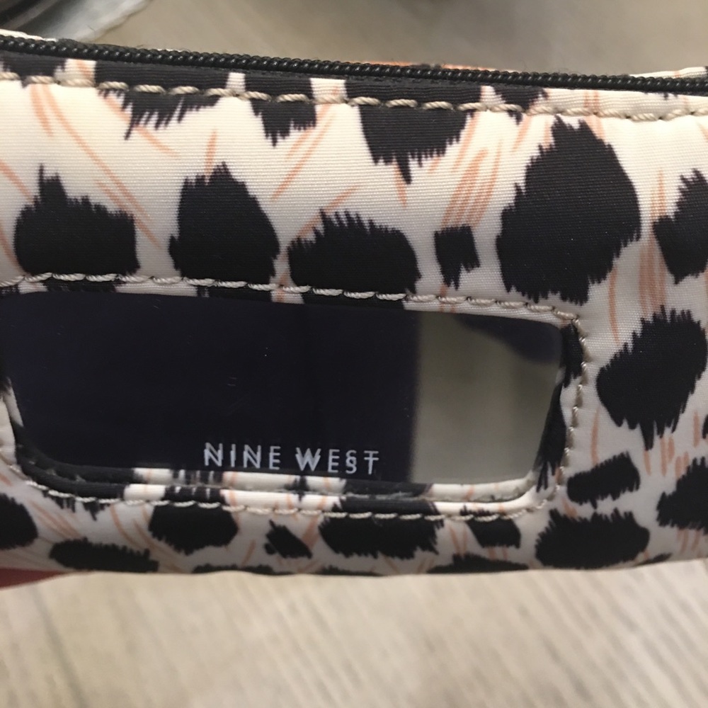 Wristlet - Picture 4 of 6